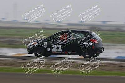 media/Jan-18-2026-CalClub SCCA (Sun) [[8bc6468723]]/Group 3 Race/Turn 1/